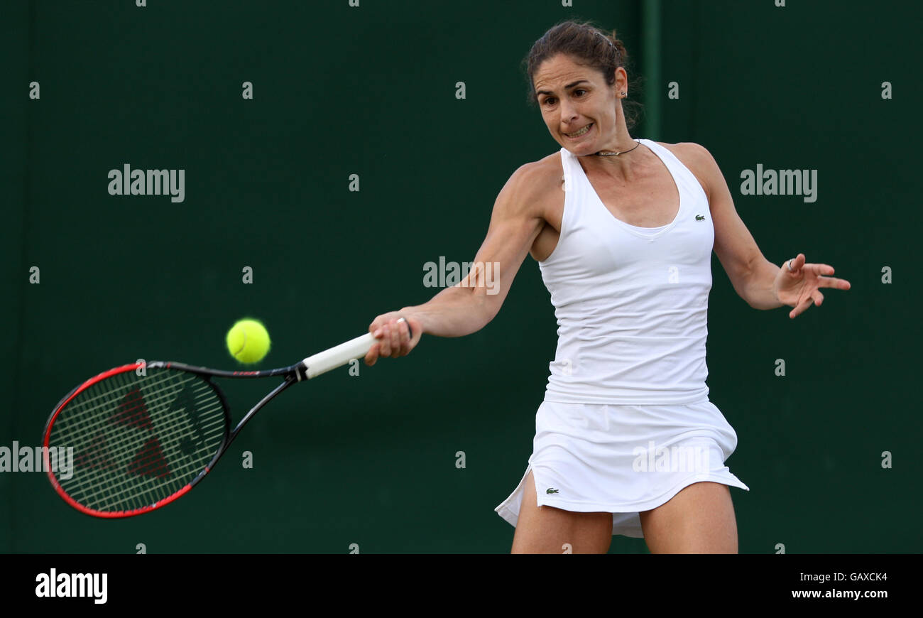Tennis - Wimbledon Championships 2008 - Day Three - The All England Club. Virginia Ruano Pascual in action against Amelie Mauresmo Stock Photo