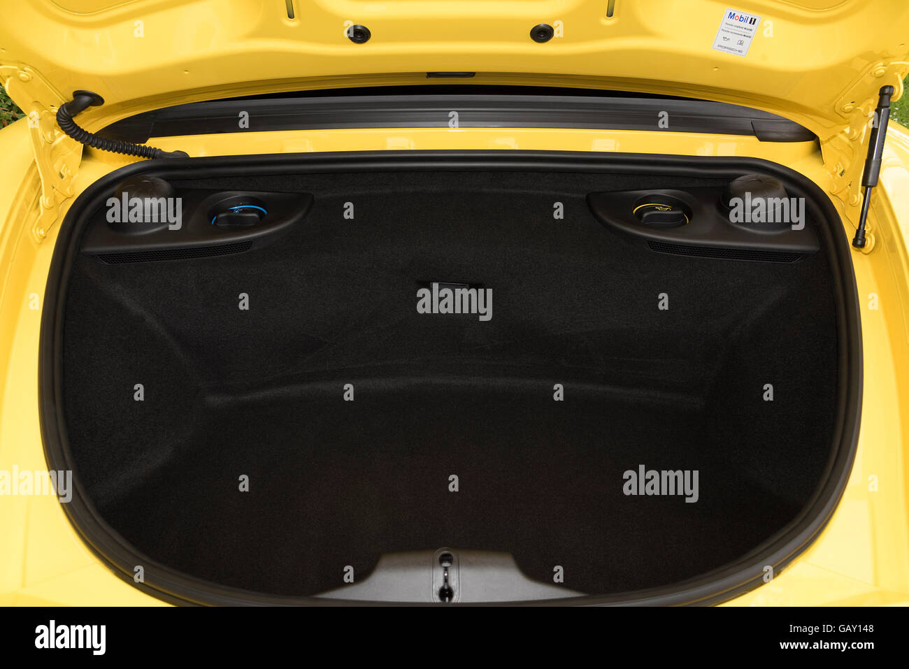 Porsche engine bay hi-res stock photography and images - Alamy