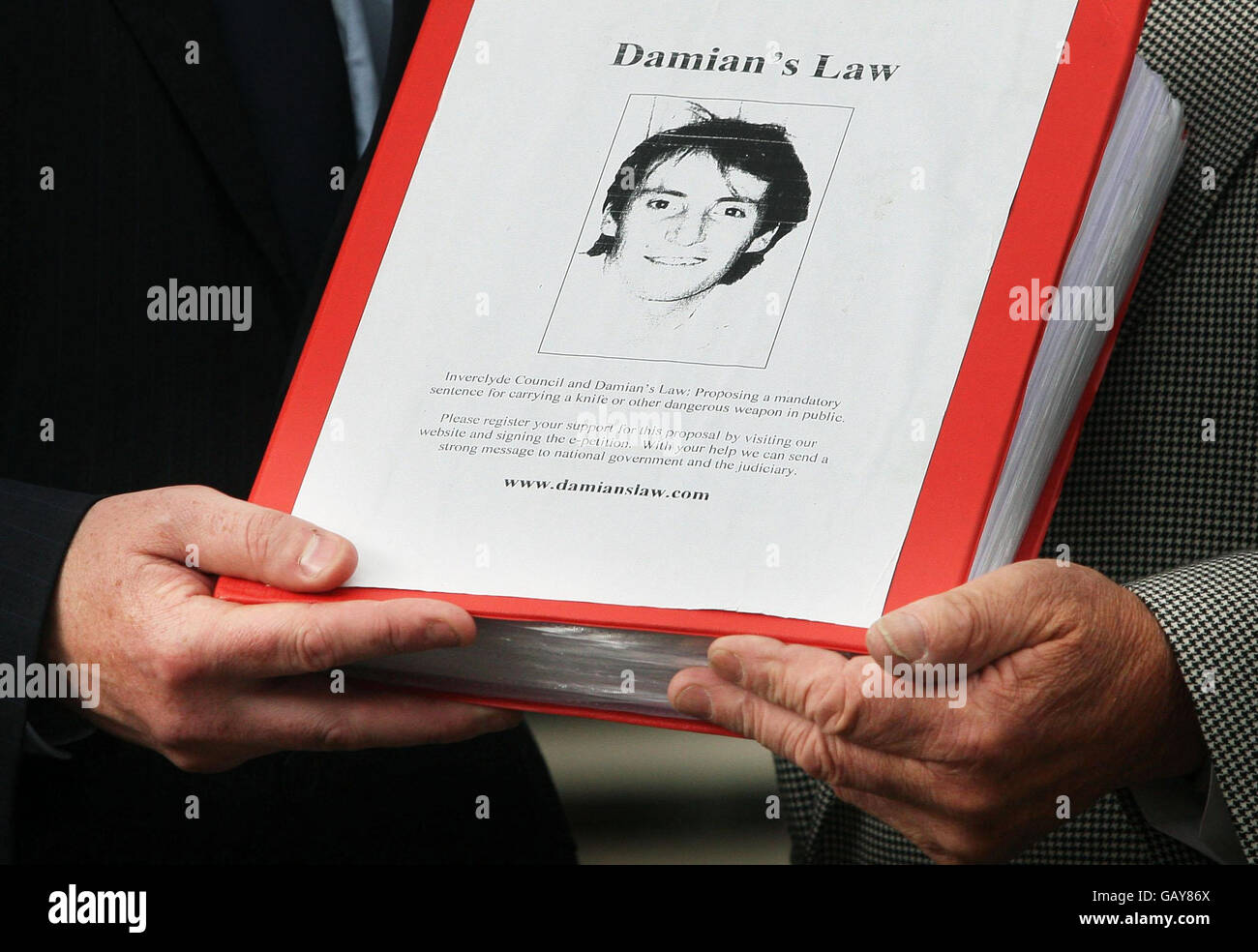 Father in jail sentence call for knifecarrying Stock Photo Alamy