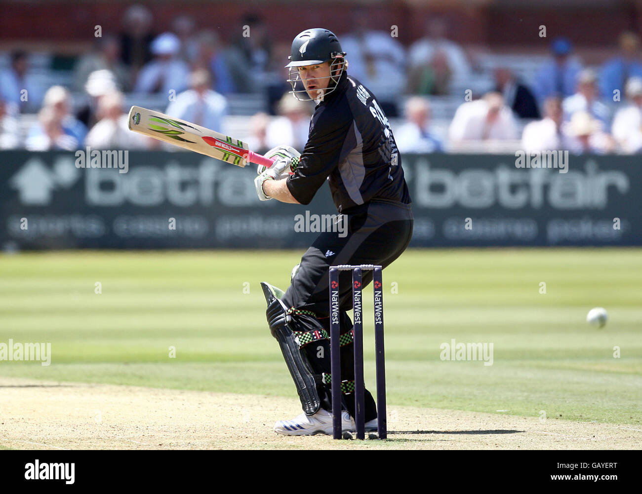 Cricket - NatWest Series - Fifth One Day International - England v New Zealand - Lord's. New Zealand's Jacob Oram in action against England Stock Photo