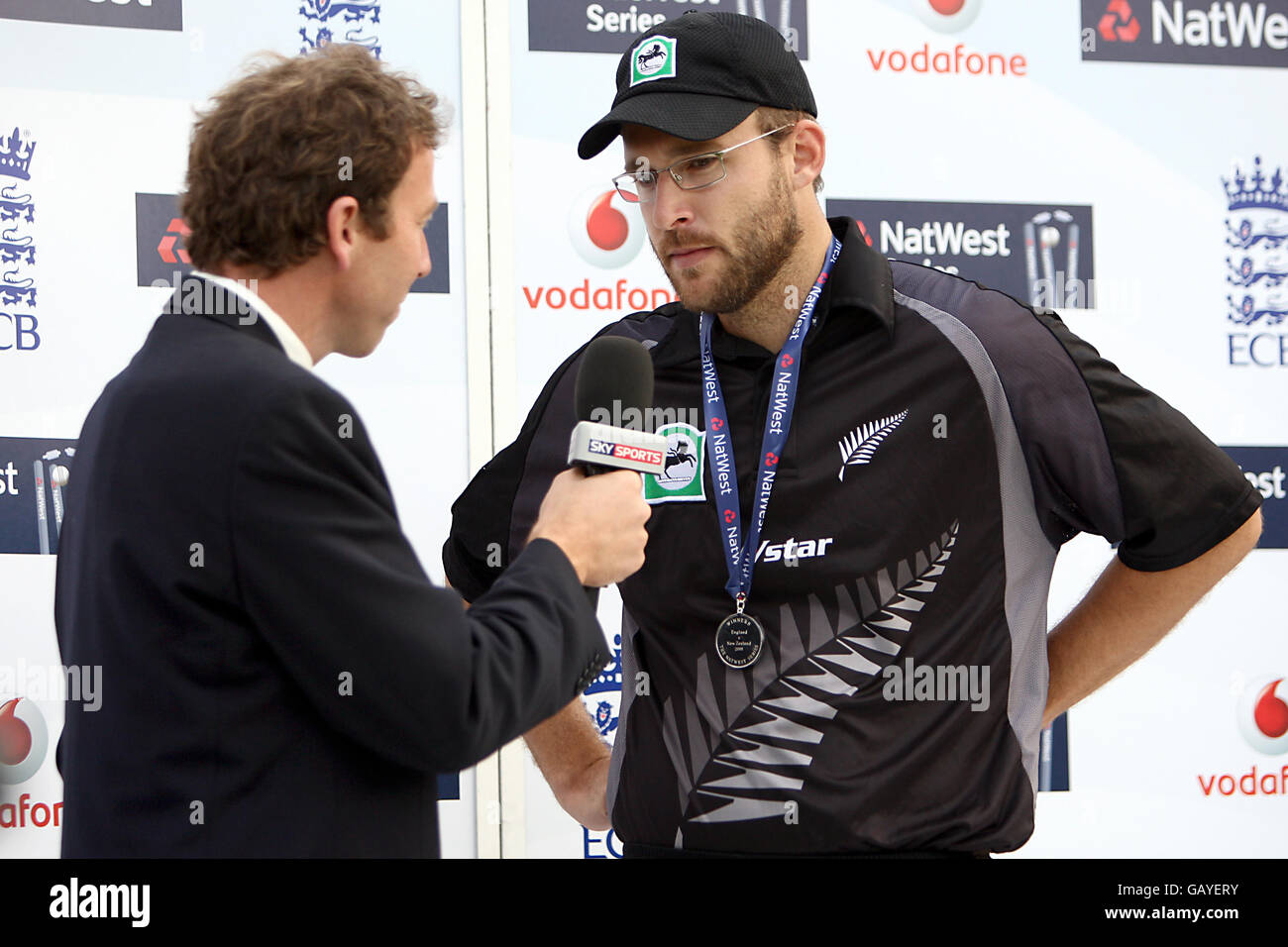 Cricket - NatWest Series - Fifth One Day International - England v New Zealand - Lord's. Tv Presenter and Former England Cricketer Michael Atherton (l) interviews New Zealand Captain Daniel Vettori Stock Photo