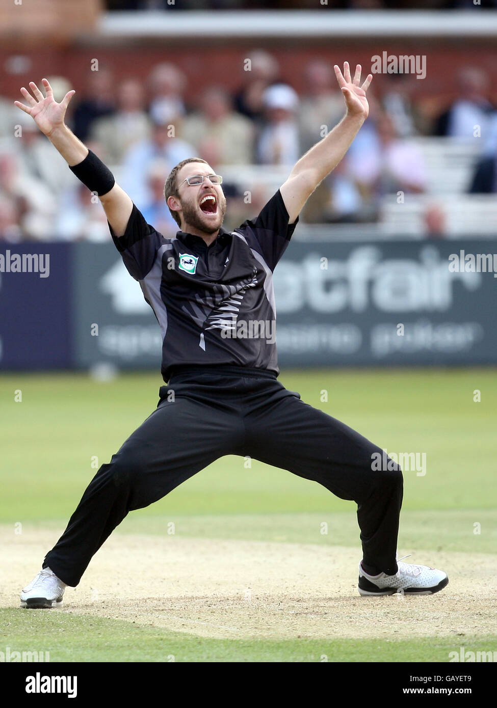 Cricket - NatWest Series - Fifth One Day International - England v New Zealand - Lord's. New Zealand captain Daniel Vettori appeals for a wicket against England Stock Photo