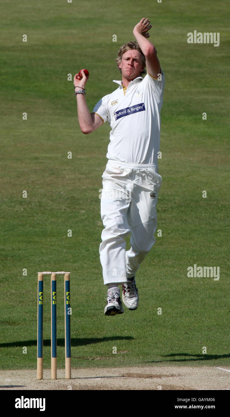 Cricket - Liverpool Victoria County Championship - Division One - Day Three - Yorkshire v Durham - Headingley Carnegie Stock Photo