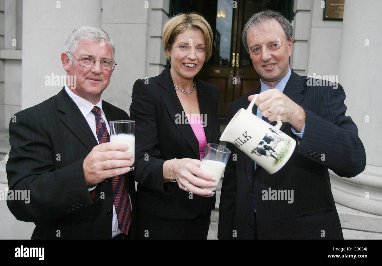 Prof Ger Fitzgerald (left), Tanaiste Mary Coughlan and Feargal O' Morain (right) at the announcement of details of an investment and research at the National Functional Foods Research Centre in Dublin this afternoon. Stock Photo