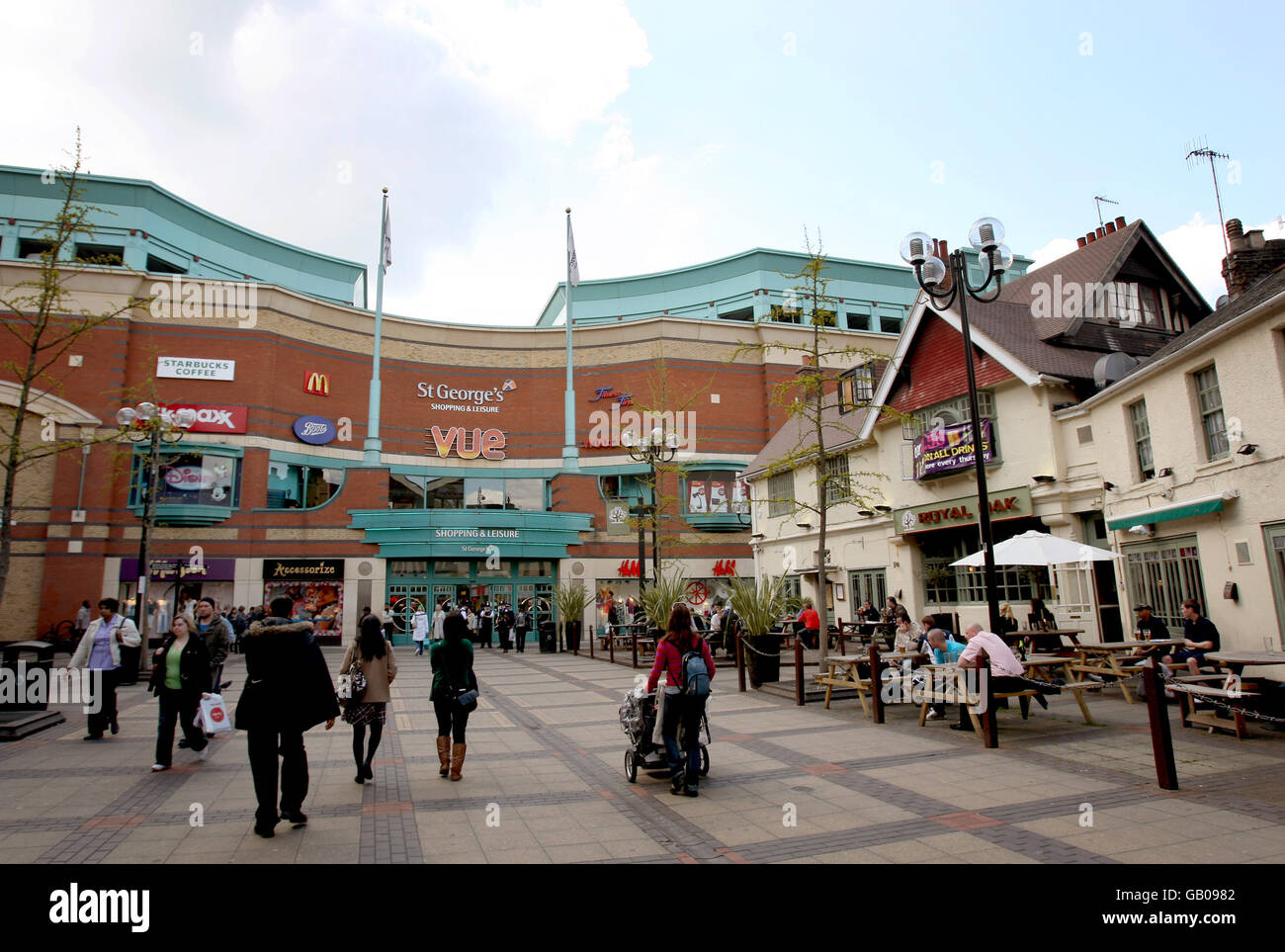 General view of Vue cinema in Harrow town centre, Middlesex Stock Photo ...