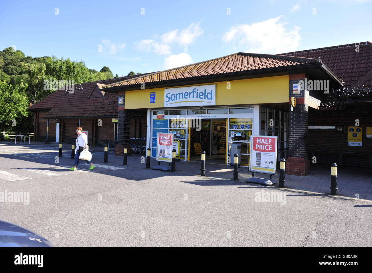 A Somerfield supermarket in St. Annes, Bristol. The Co-operative Group today announced a deal to acquire supermarket Somerfield for &pound;1.56 billion. Stock Photo