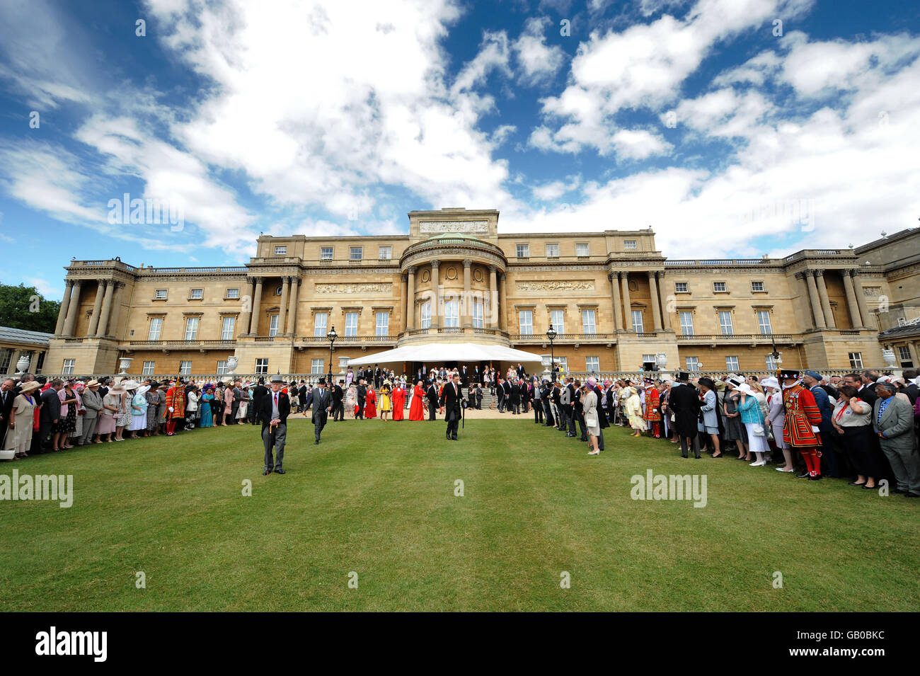 Garden Party at Buckingham Palace Stock Photo Alamy
