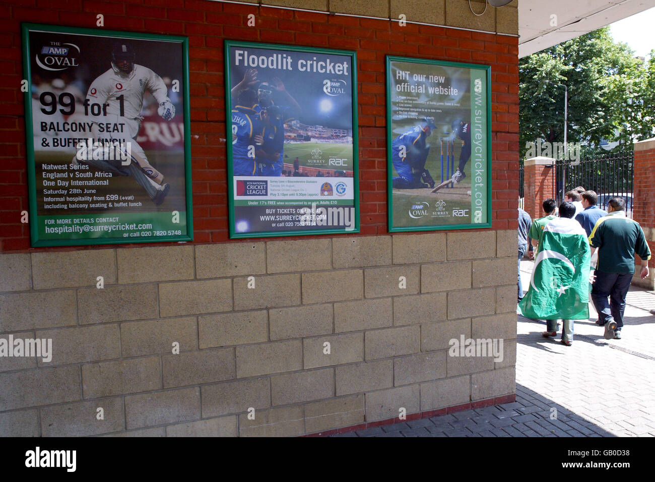 Cricket - The NatWest Challenge - England v Pakistan. Posters outside the Oval advertise Surrey CCC Stock Photo