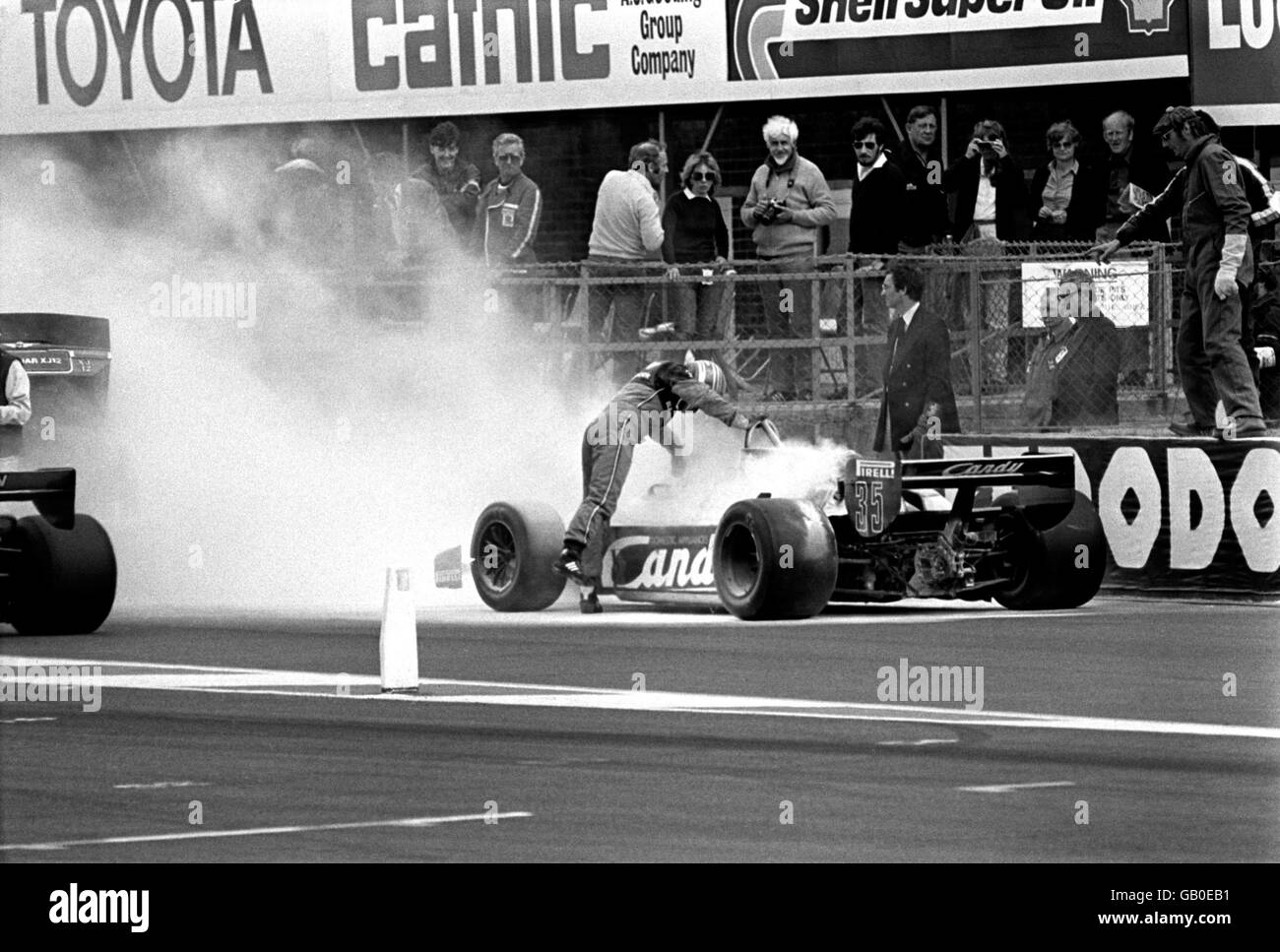 Formula One Motor Racing - British Grand Prix - Practice Stock Photo