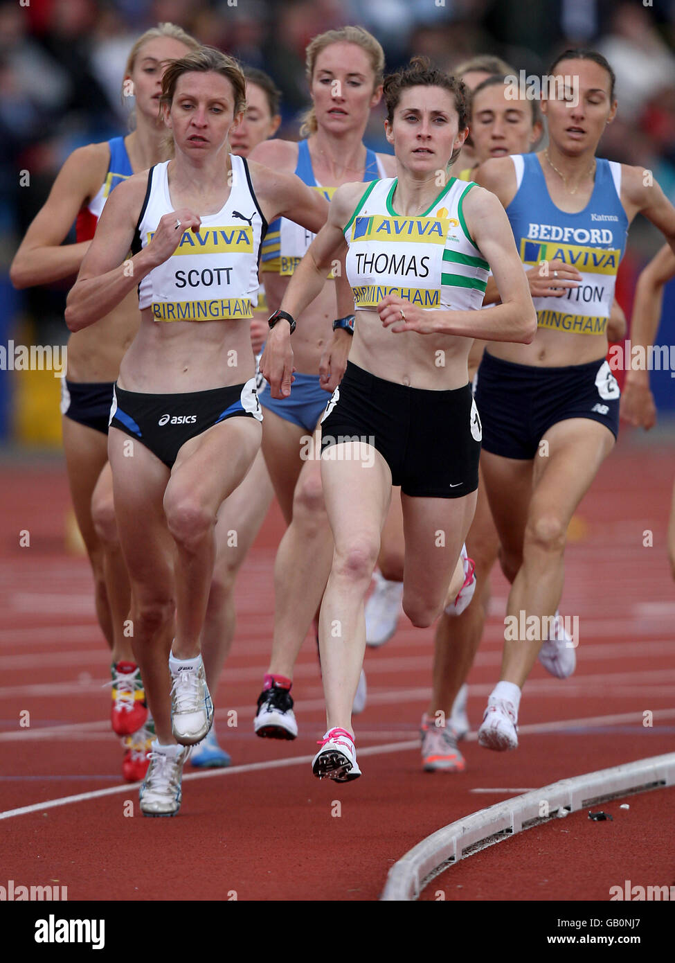 City of Glasgow's Susan Scott (l) and Wakefield Harriers' Charlene Thomas compete in the Women's 1500m Final during the Aviva National Championships, Alexander Stadium, Birmingham Stock Photo