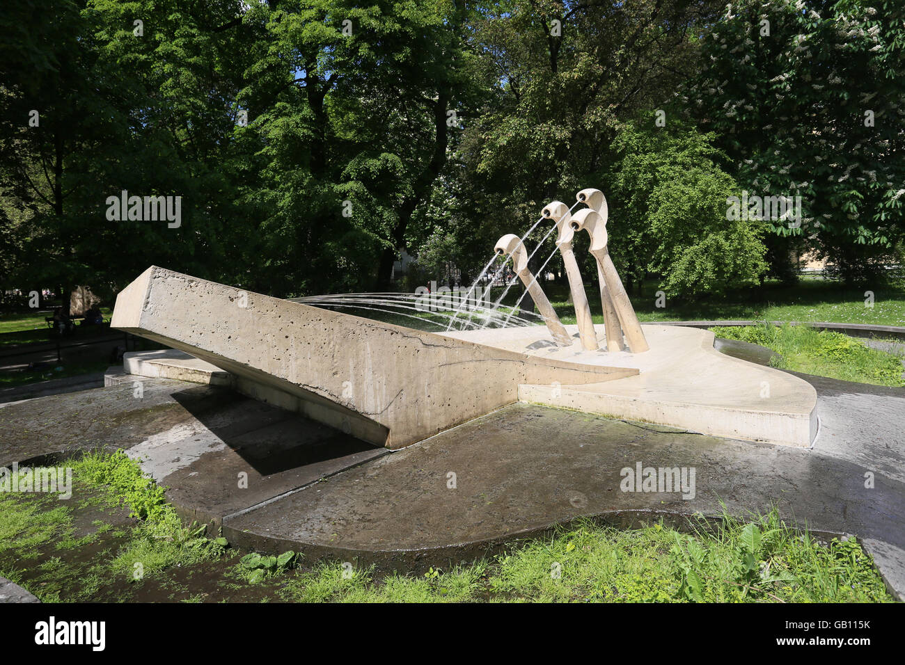 Water fountain "Chopin's piano", designed by Maria Jarema (art work by