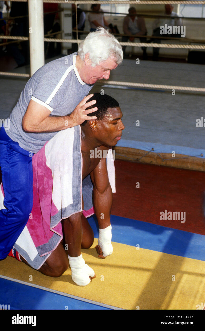 Boxing Heavyweight Frank Bruno Training Stock Photo Alamy