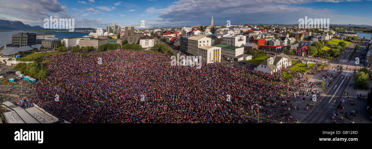 Thousands greet the Icelandic National Football team, after a much successful UEFA Euro 2016 competition, Reykjavik, Iceland Stock Photo