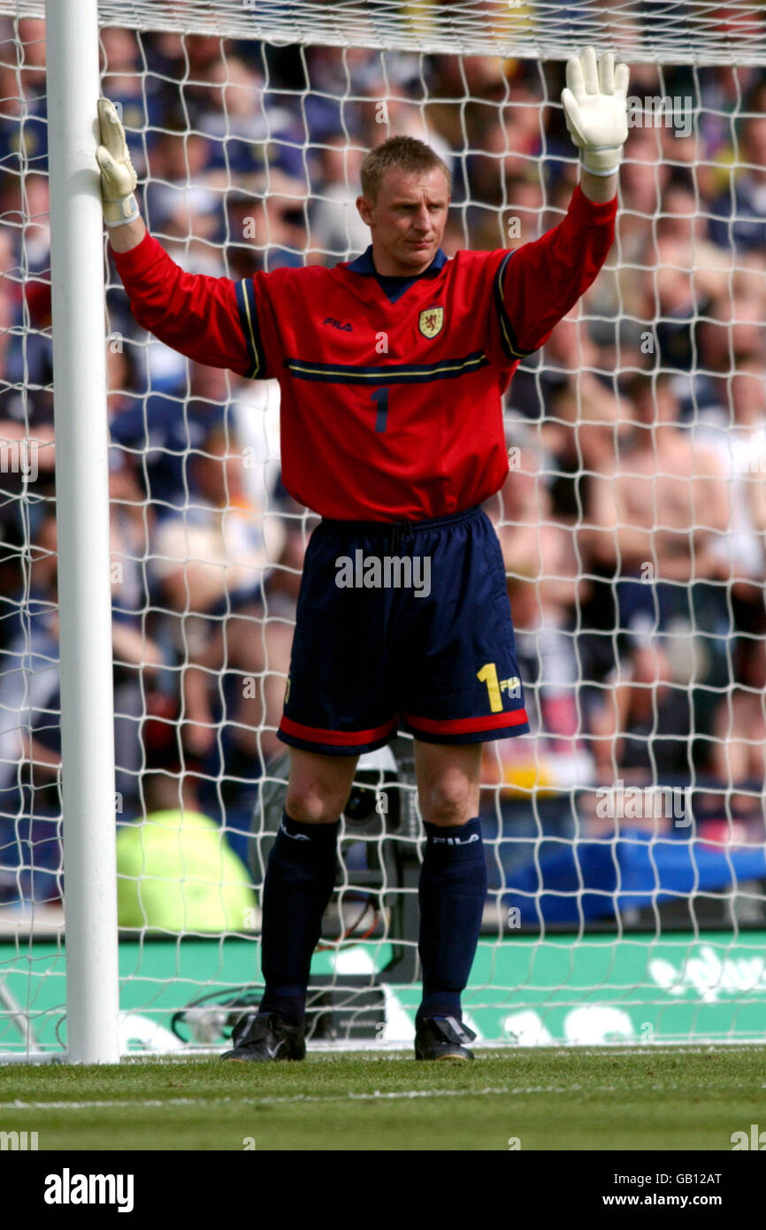 Soccer European Championships 2004 Qualifying Group Five Scotland