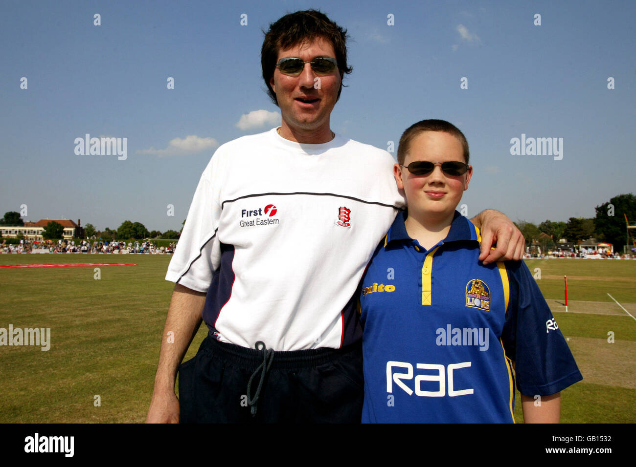 Cricket - Twenty20 Cup - Surrey Lions v Essex Eagles. The Surrey Lions mascot with Essex Eagles captain Ronnie Irani (l) prior to the game Stock Photo