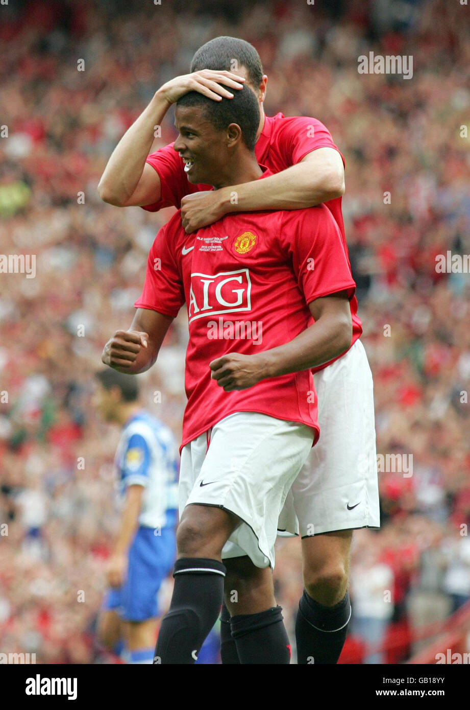 Manchester United's Fraizer Campbell celebrates his goal score with ...