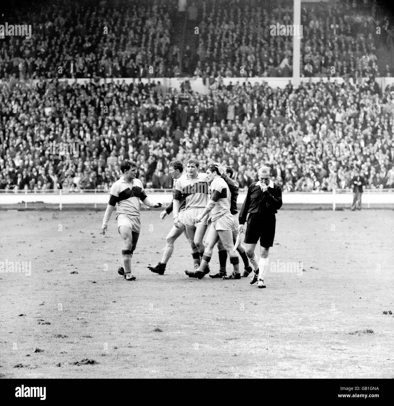 Rugby conversion posts Black and White Stock Photos & Images - Alamy
