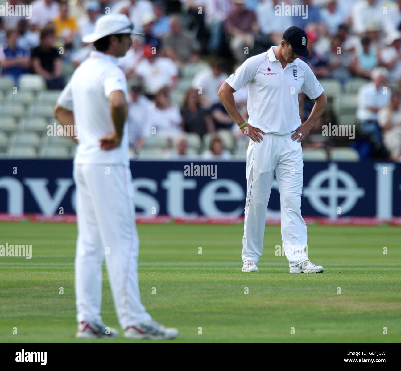 England's Kevin Pietersen (right) shows his dejection in the field with Michael Vaughan during the Third Test match at Edgbaston, Birmingham. Stock Photo