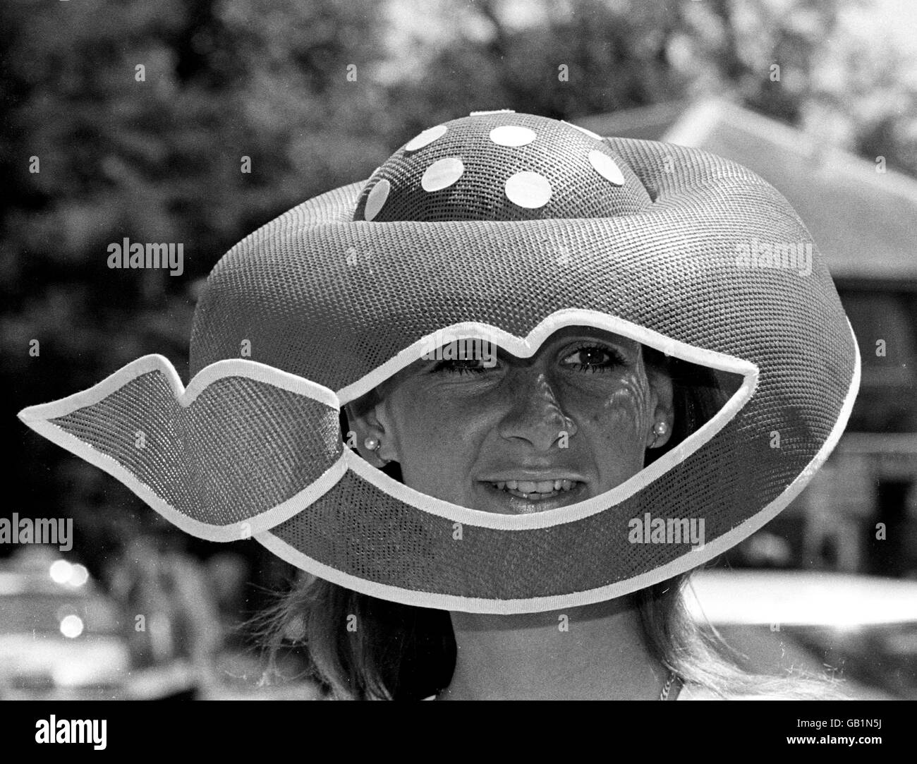 Fashion - Hats - Royal Ascot Stock Photo - Alamy