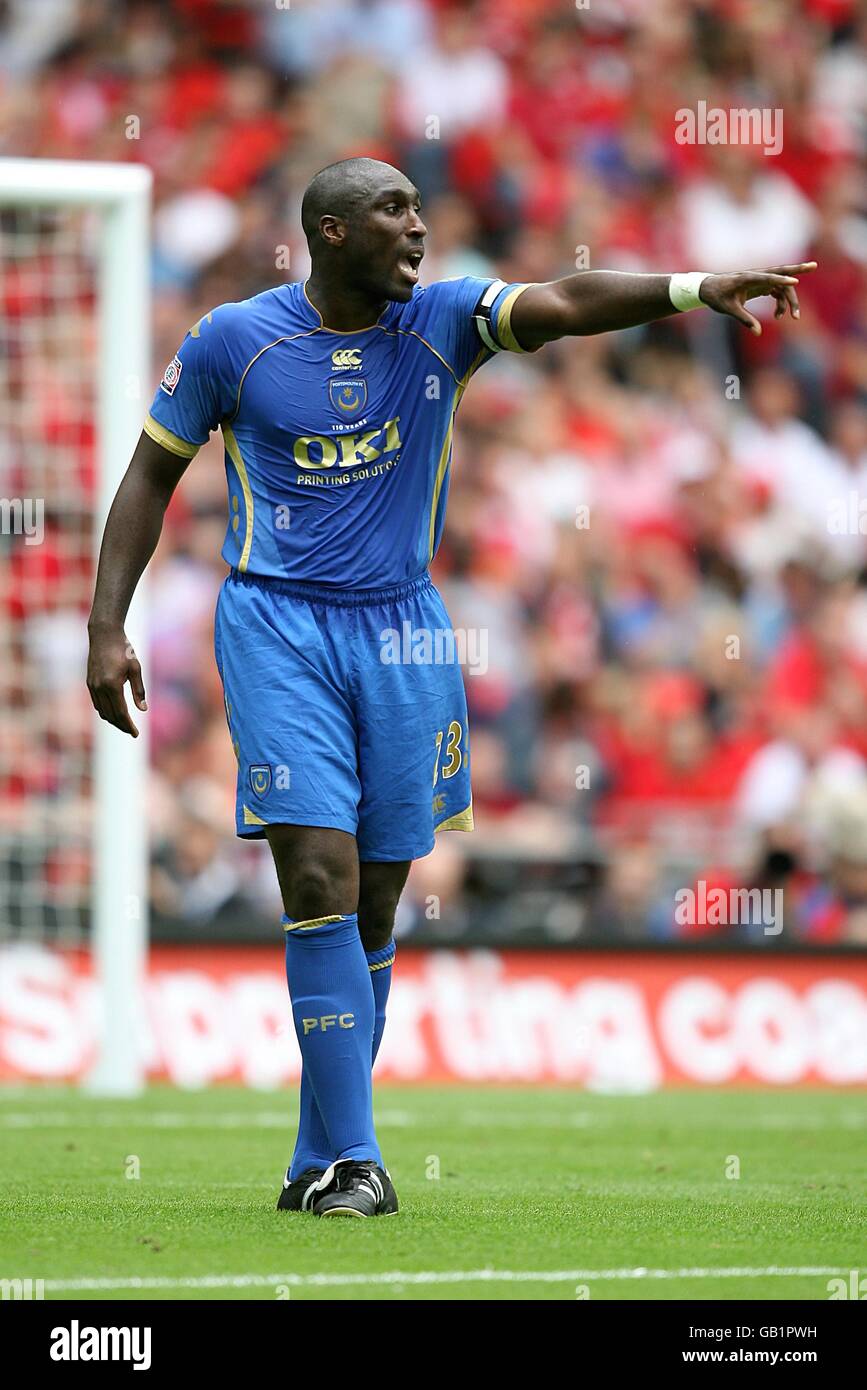 Soccer - Community Shield - Portsmouth v Manchester United - Wembley Stadium. Sol Campbell, Portsmouth Stock Photo