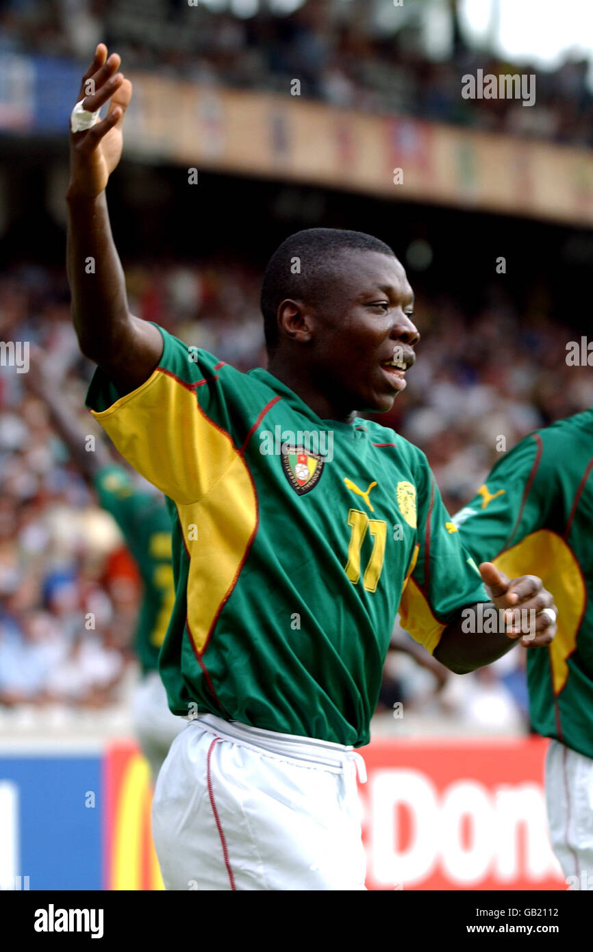 Soccer Fifa Confederations Cup 03 Semi Final Cameroon V Colombia Pius Ndiefi Cameroon Stock Photo Alamy