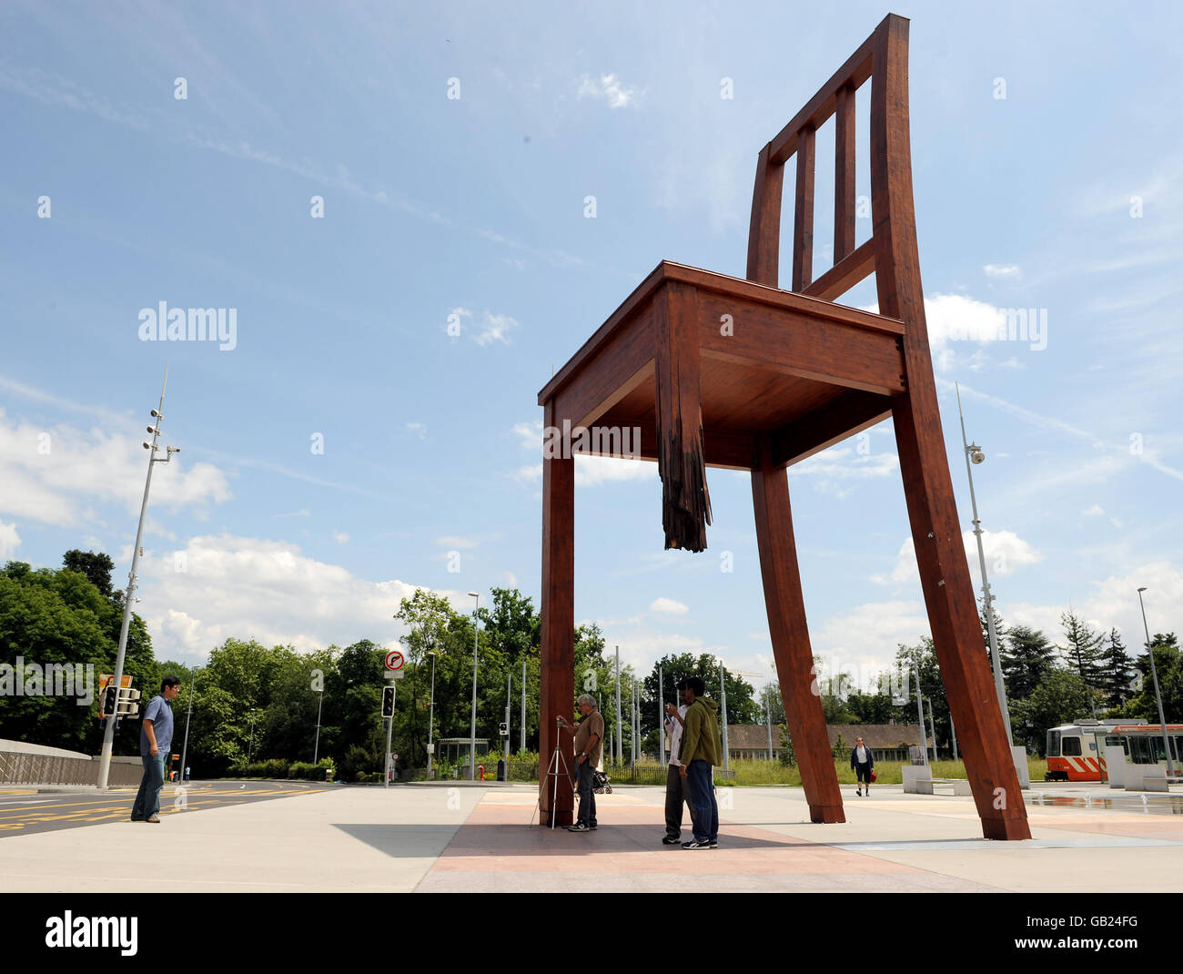 General view of the sculpture Broken Chair by Daniel Berset, situated