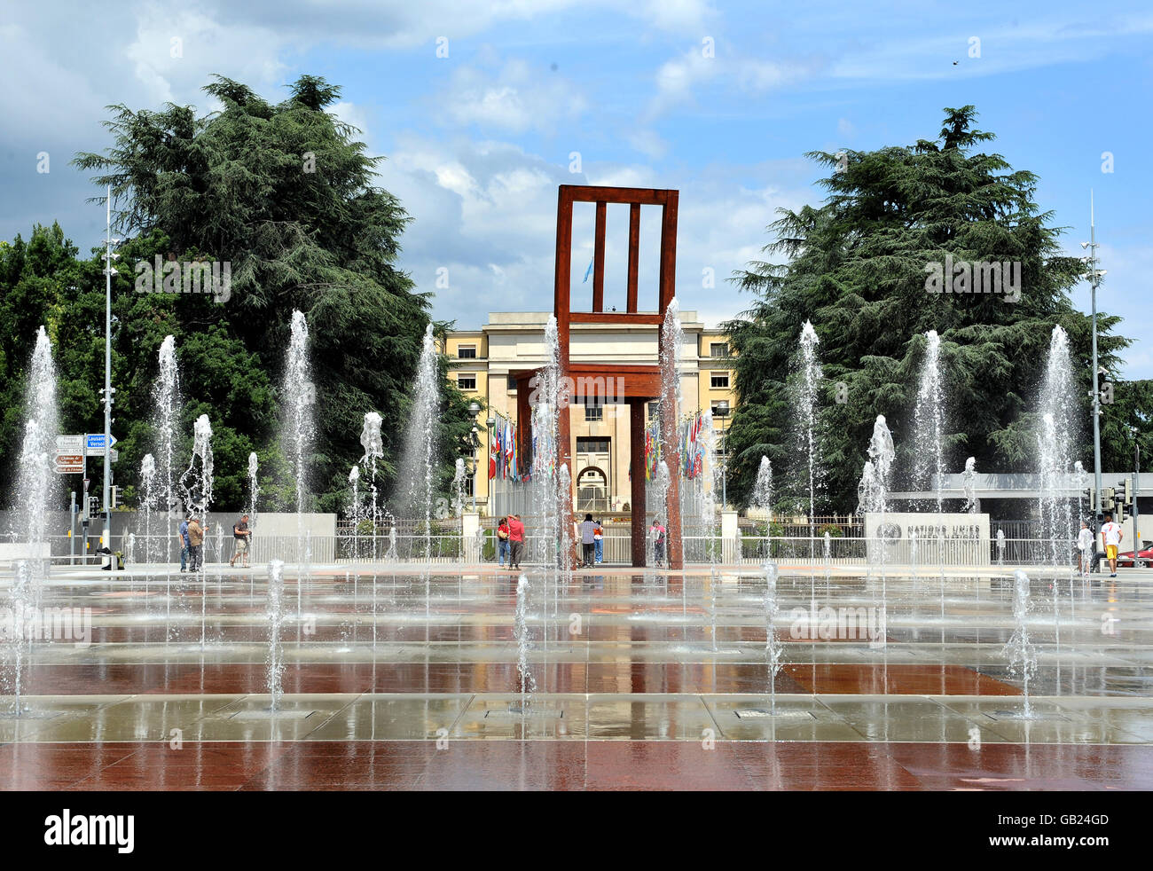 General view of the sculpture Broken Chair by Daniel Berset, situated