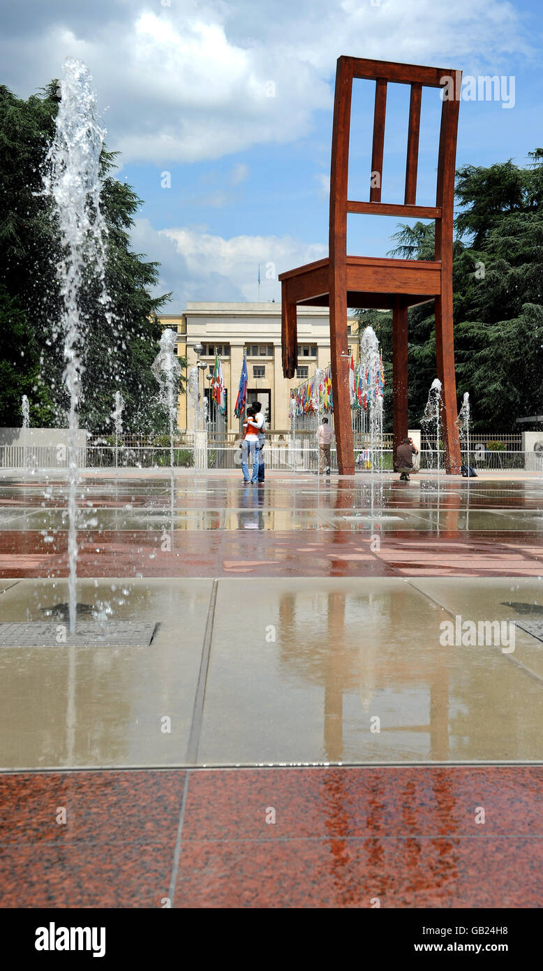 General view of the sculpture Broken Chair by Daniel Berset, situated