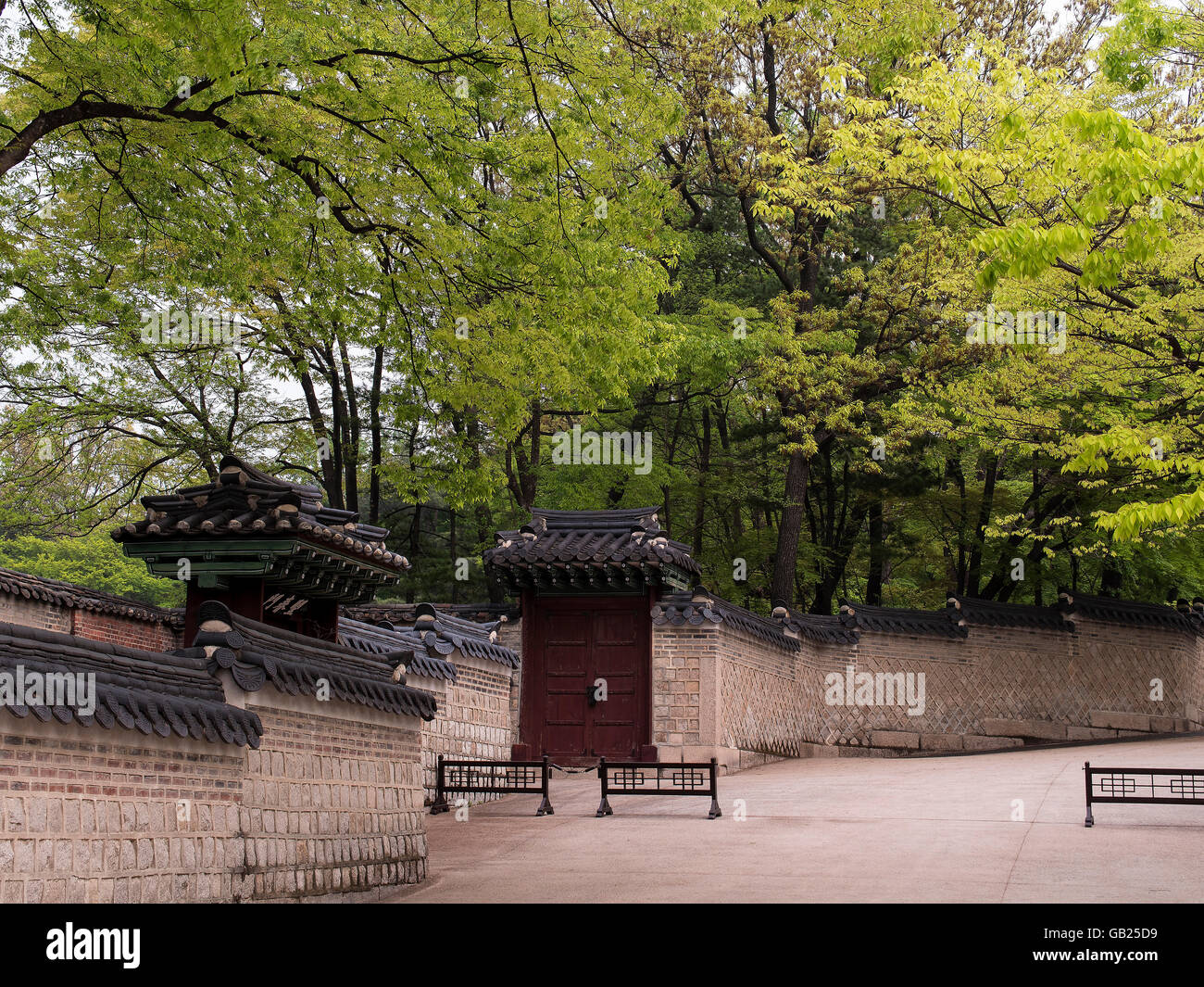 Entrance to secret garden = Howon = Biwon in palace Changdeokgung,  Seoul, South Korea, Asia UNESCO world-heritage Stock Photo
