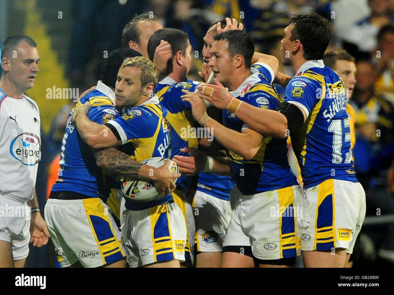 Leeds Rhinos' players celebrate Brent Webb's try (left) during the engage Super League match at Headingley Carnegie Stadium, Leeds. Stock Photo