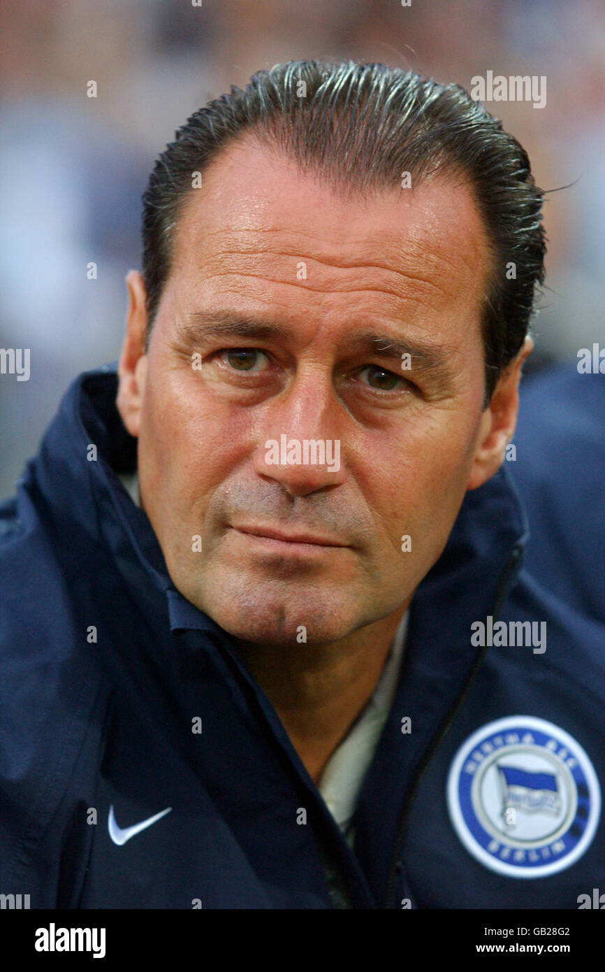 Soccer - Liga-Pokal Cup - SV Hamburg v Hertha Berlin. Huub Stevens, Hertha Berlin's manager Stock Photo