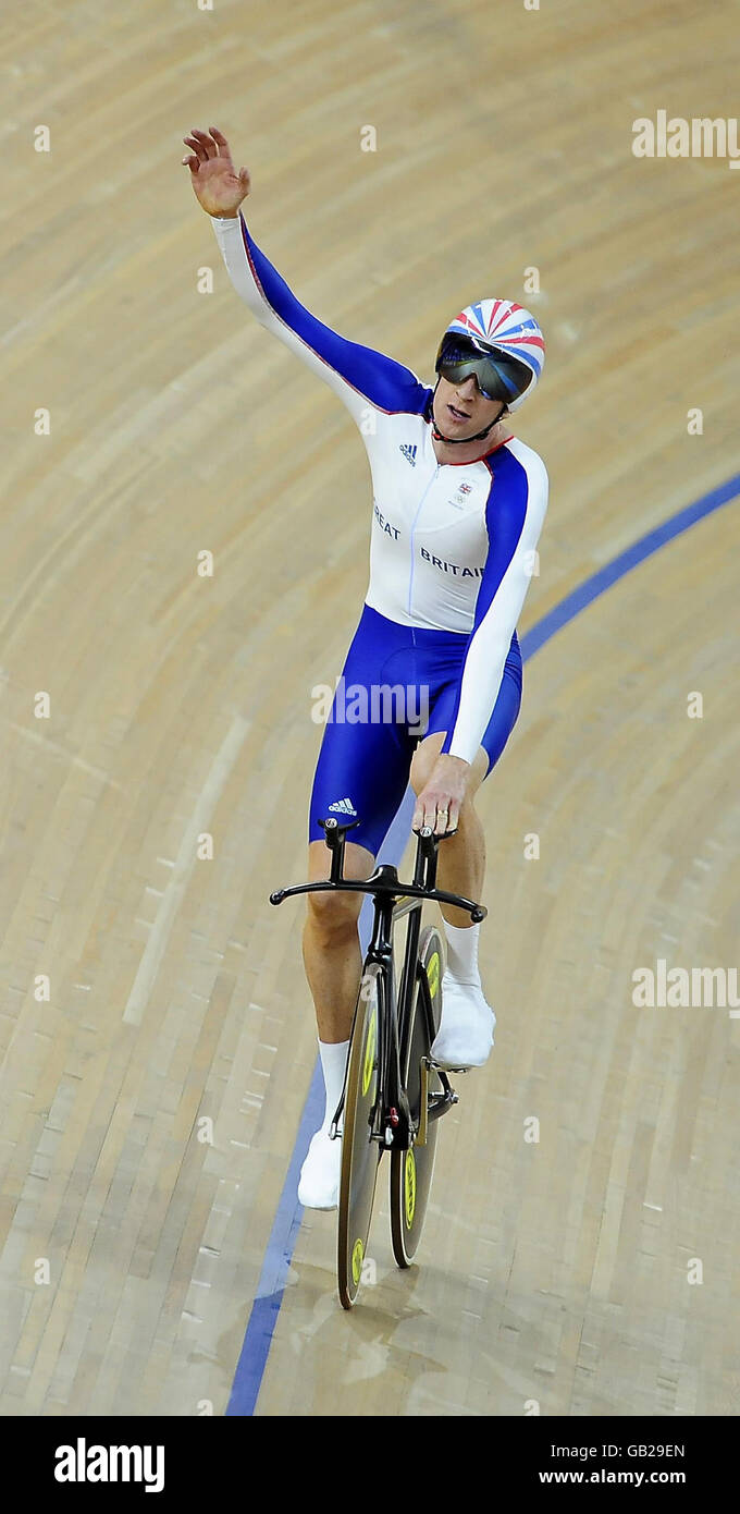 Great Britain's Bradley Wiggins celebrates winning the Gold Medal in ...