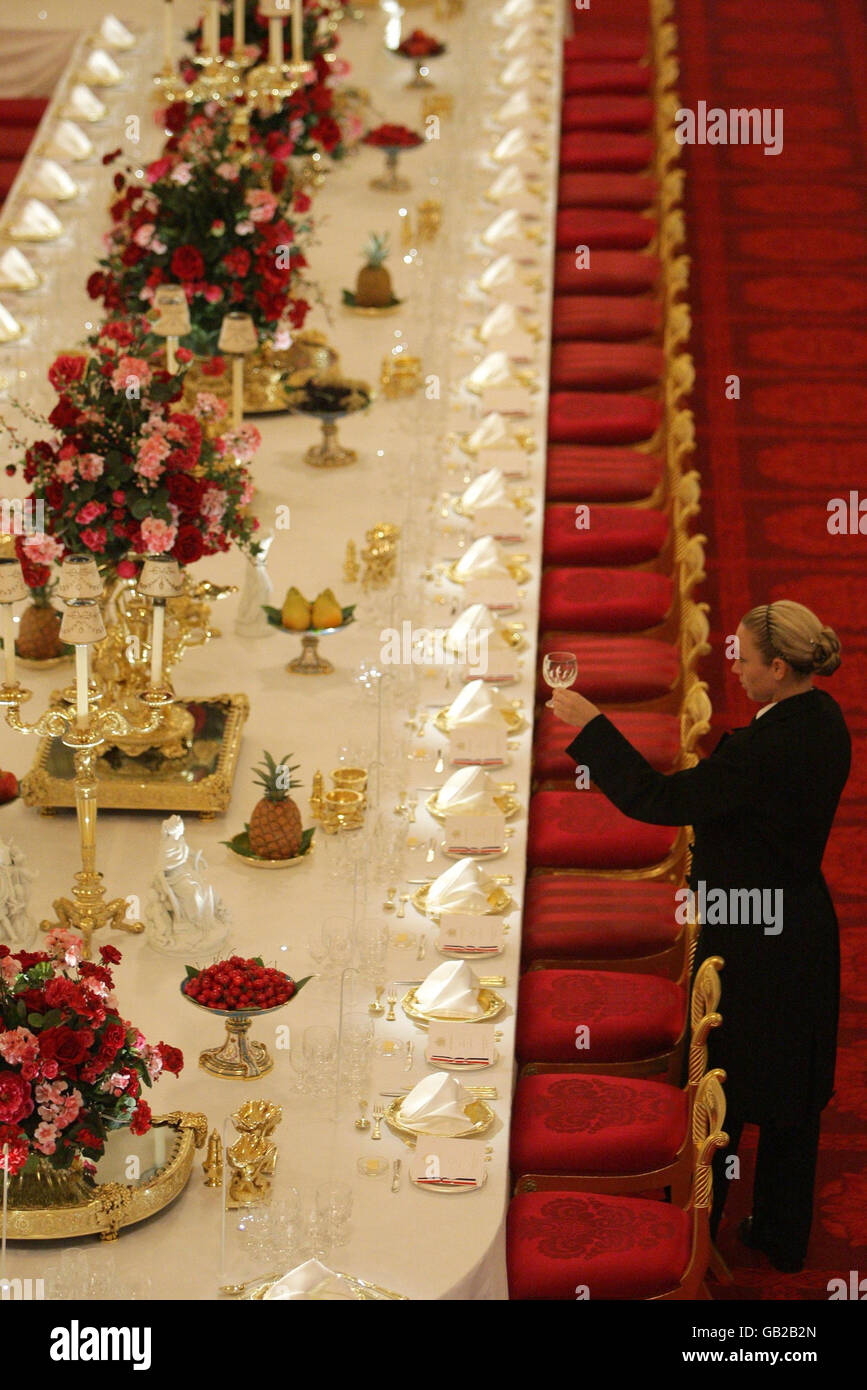 Royal banquet buckingham palace table hires stock photography and