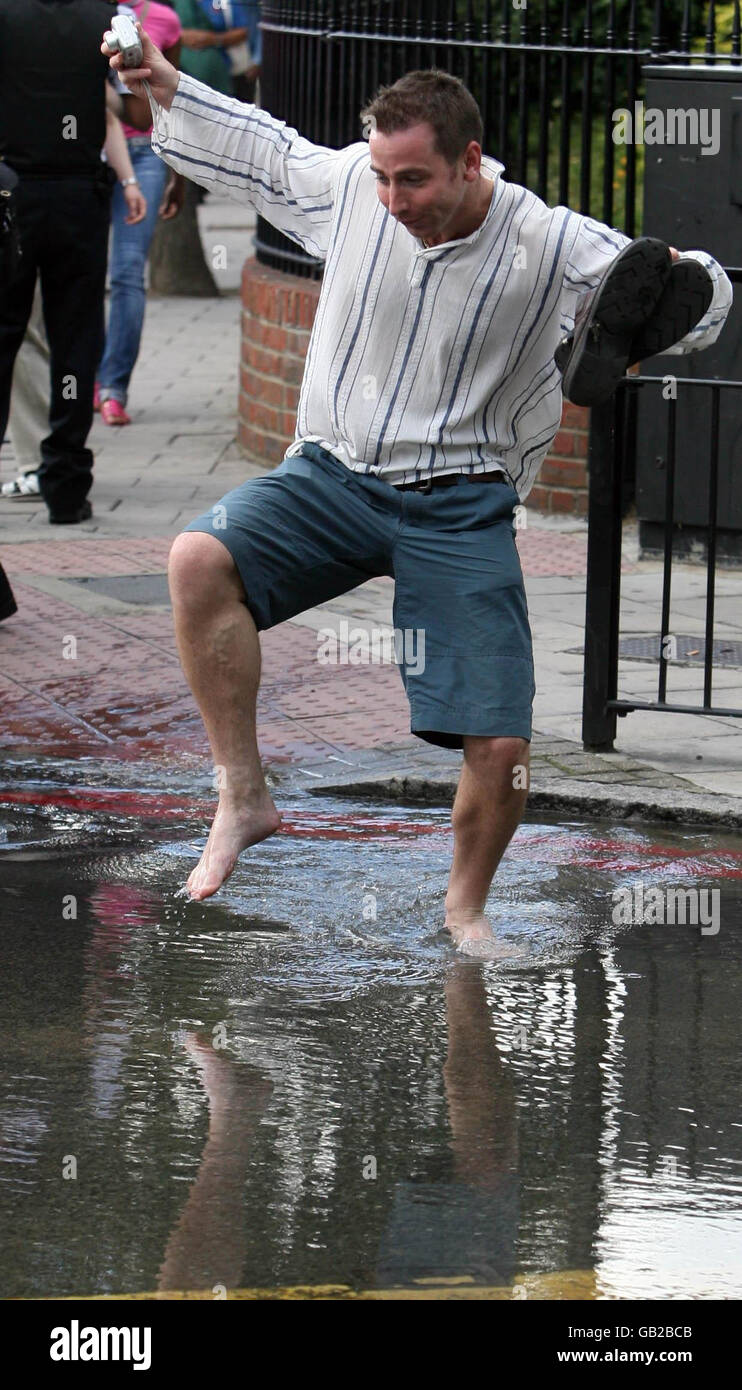 London burst water main Stock Photo Alamy