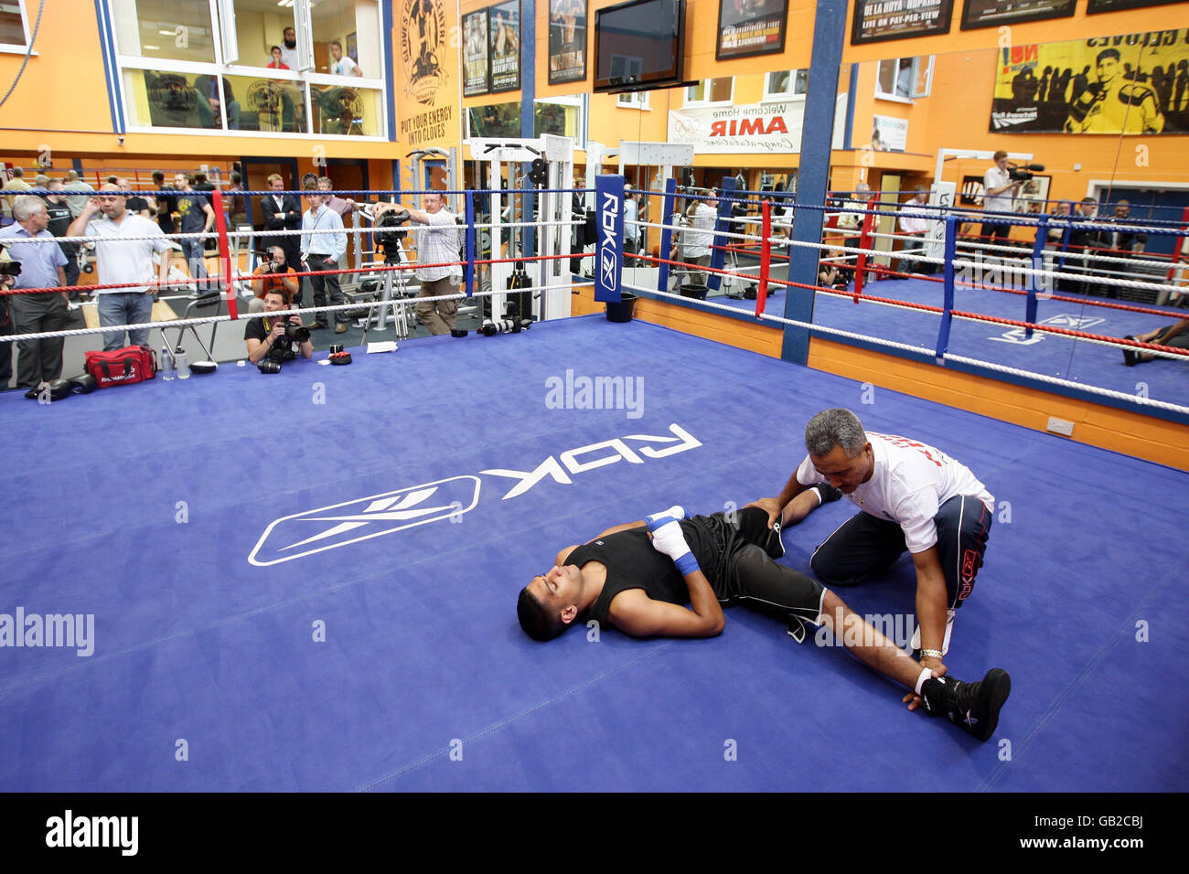 Boxing - Amir Khan Work-Out - Khan Boxing Gym Stock Photo - Alamy