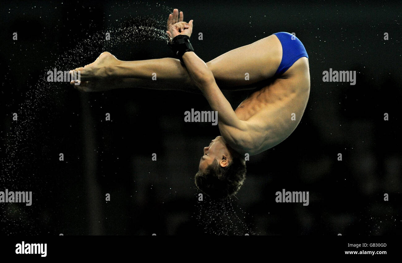 Tom daley dive hi-res stock photography and images - Page 2 - Alamy