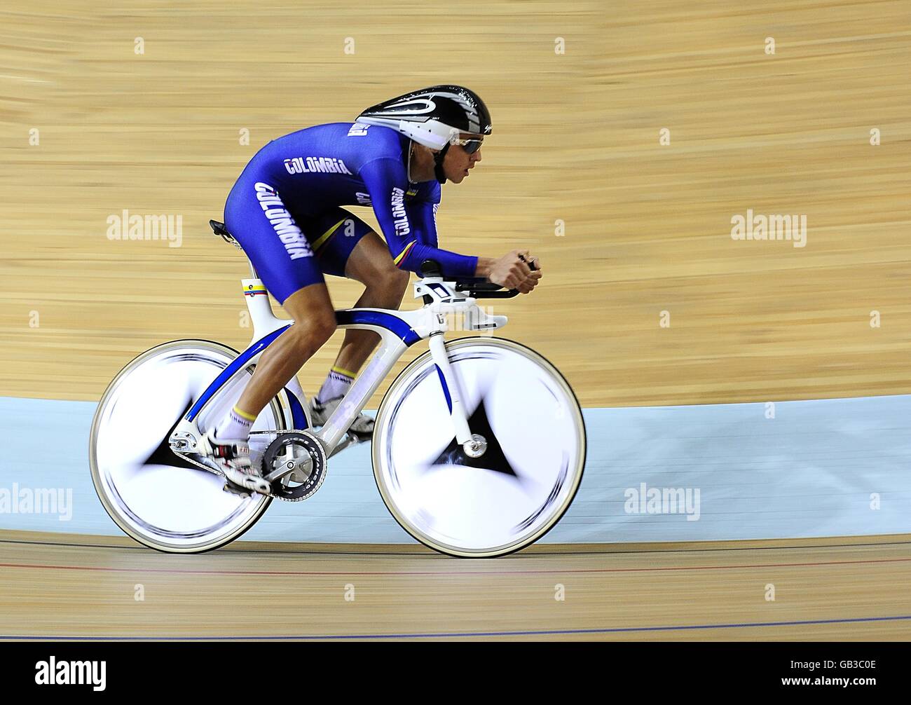 Columbia's Carlos Alzate competes in the Men's Individual Pursuit Qualifying at the Laoshan Velodrome on day 7 of the 2008 Olympic Games in Beijing. Stock Photo