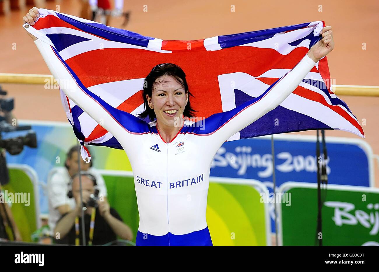 Britain's Rebecca Romero celebrates winning the gold medal in the women's individual persuit at the Laoshan Velodrome in Beijing, China during the 2008 Beijing Olympic Games. Stock Photo