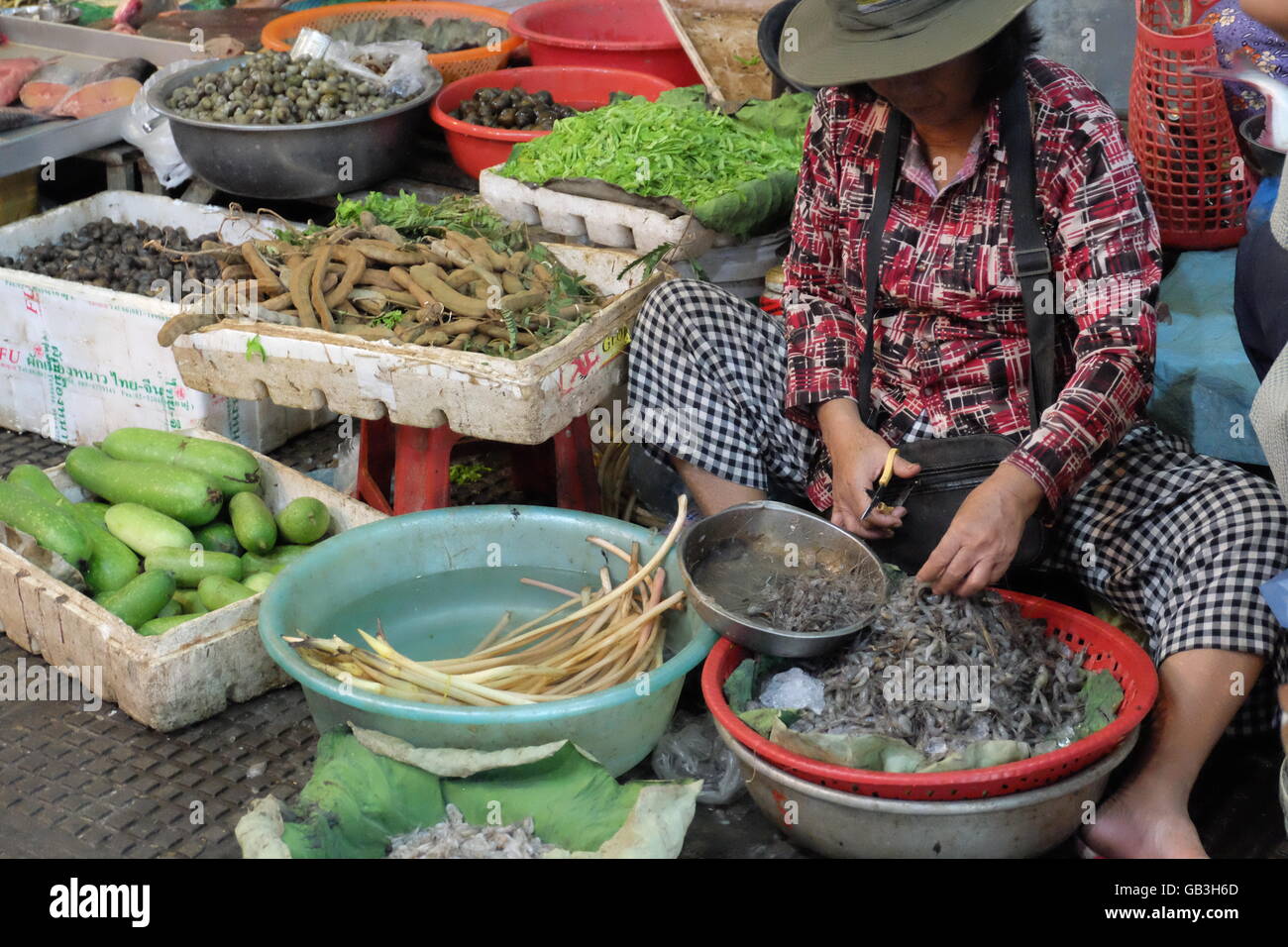 A food stall in the Central Market, Phnom Penh, Cambodia Stock Photo