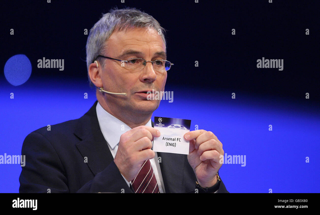 Soccer - Champions League Group Stage Draw - Grimaldi Forum - Monaco. UEFA general secretary David Taylor draws Arsenal from the pot during the Champions League Group Stage draw at the Grimaldi Forum, Monaco. Stock Photo