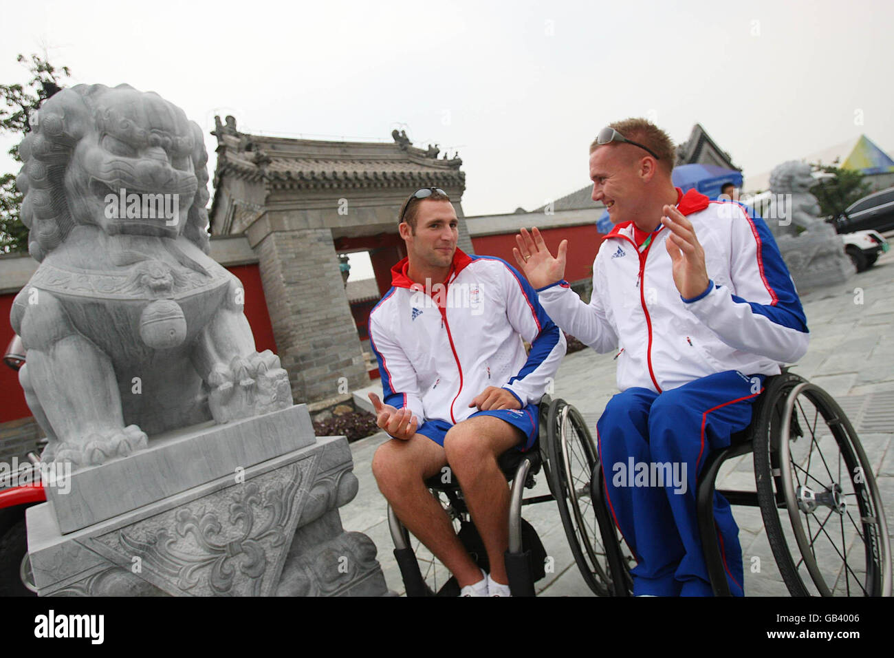 Paralympics - Beijing Paralympic Games 2008. Great Britain's Tom Aggar (left) from the Rowing team and David Weir from the Athletics team in the Paralympic Village in Beijing, China. Stock Photo