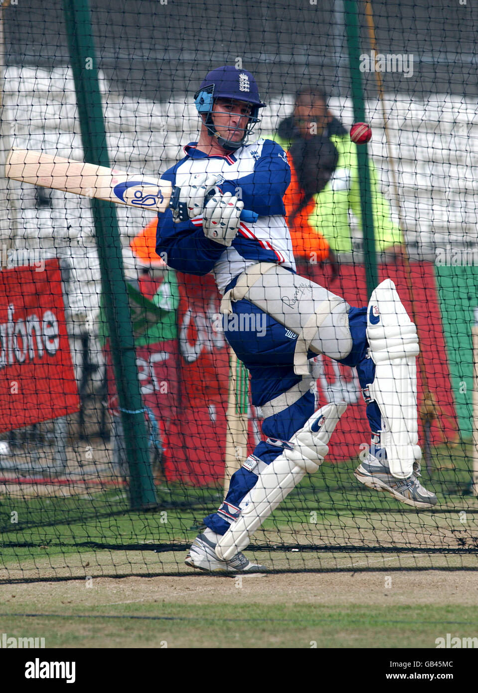 Cricket - npower Fifth Test - England v South Africa - Nets. England's Graham Thorpe in action during the nets session Stock Photo
