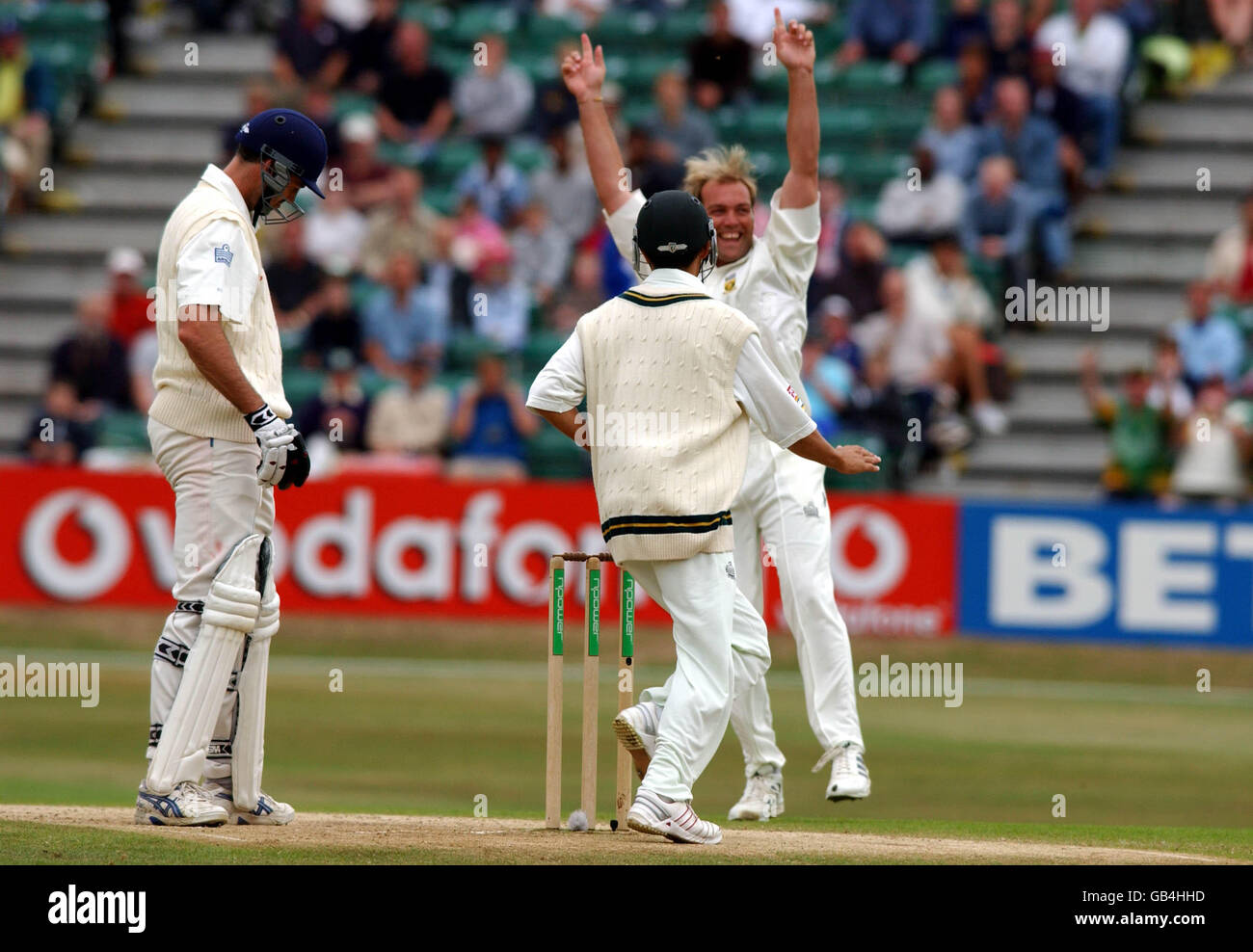 South African bowler Jacques Kallis celebrates after taking the wicket of England's Martin Bicknell Stock Photo