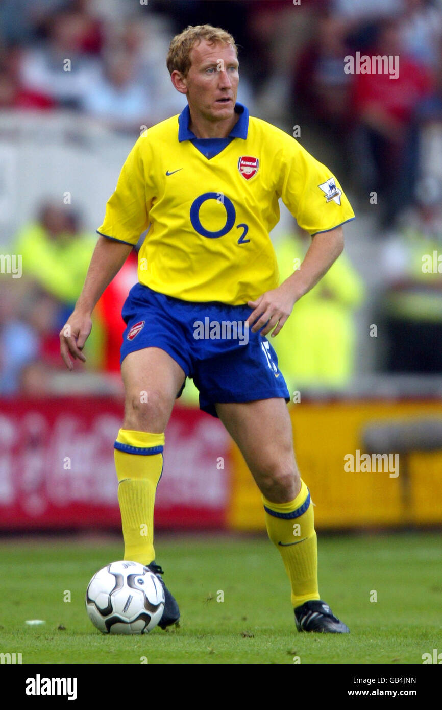 Football arsenal ray parlour hi-res stock photography and images - Alamy