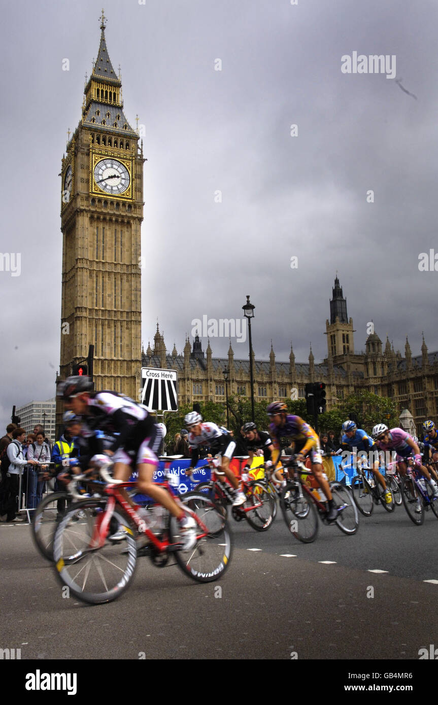 Cycling - Tour of Britain - Stage One - London. Cyclists pass through Parliament Square during Stage One of the Tour of Britain Cycle Race, London. Stock Photo
