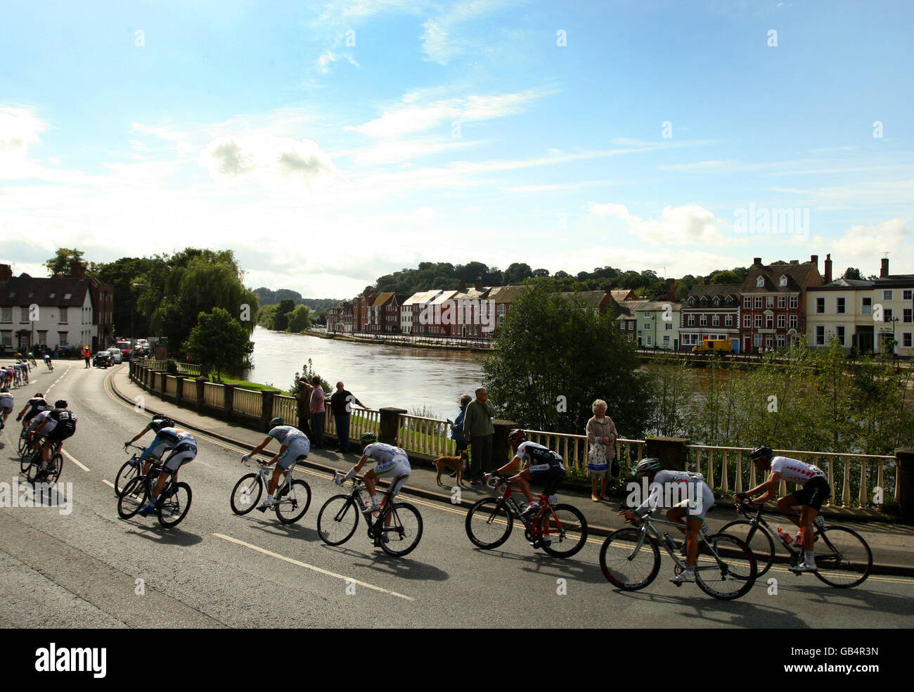 Cycling - The Tour of Britain 2008 - Stage 4 - Worcester to Stoke on Trent. Riders make their way across the River Severn in Bewdley, Worcestershire Stock Photo