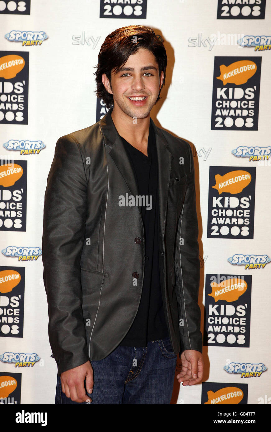 Josh peck arrives at the nickelodeon kids choice awards 2008 hi-res ...