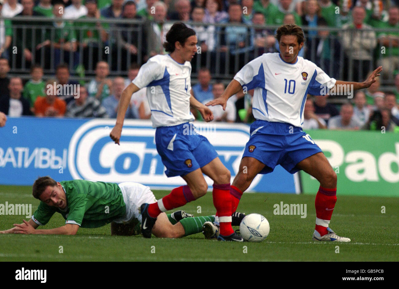 Soccer - European Championships 2004 Qualifier Group Ten - Ireland v Russia Stock Photo