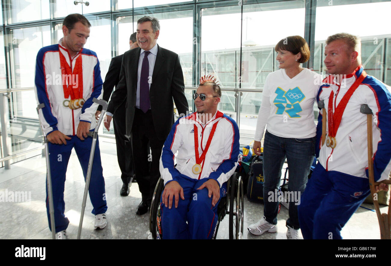 Crutches airport hires stock photography and images Alamy