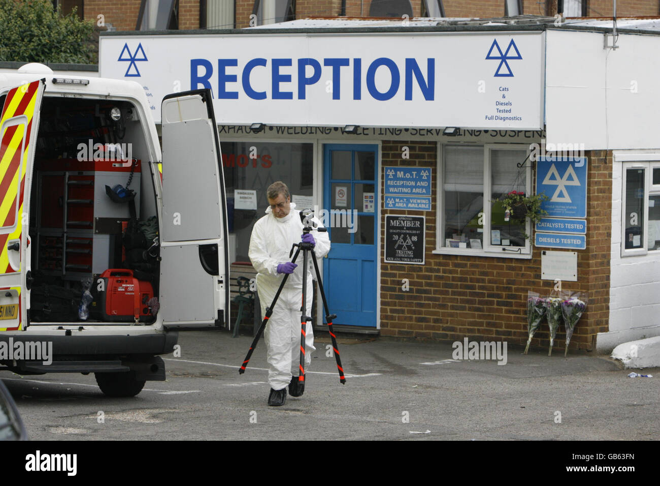 Crime exterior garage hires stock photography and images Alamy